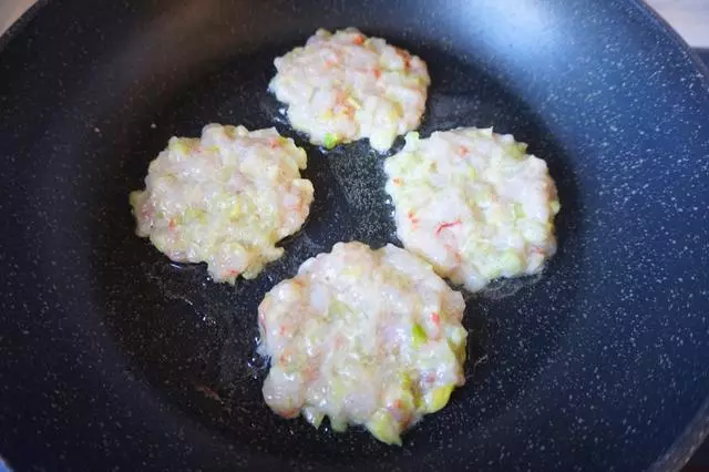 教你做香酥脆嫩的蔬菜餅,早餐每天不重樣,非常值得收藏!