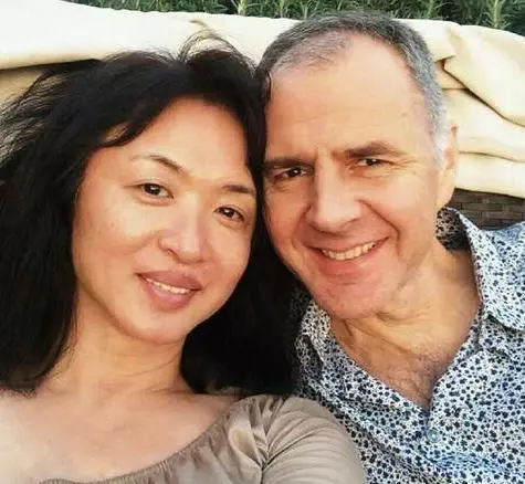 收養孤兒的六位明星,最後一位沒忍住娶了自己的養女,被罵慘!