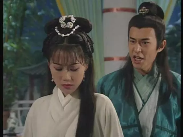 被陳小春迷戀,小眼睛塌鼻樑的她,憑什麼被眾星痴狂