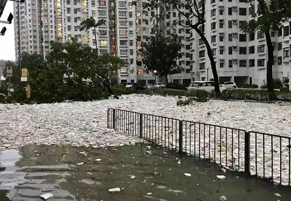 山竹留下海洋垃圾 還給人類的