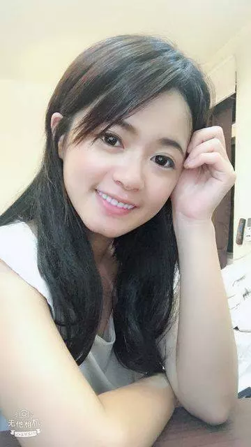 她亂買超廢「假牙玩具」…戴上去「咧嘴微笑」竟美到超過100分!網友:這東西太火了… -