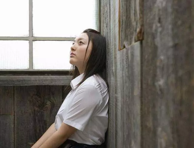 帶著殘疾母親去相親,女孩拒絕了他,第二天腸子都悔青了