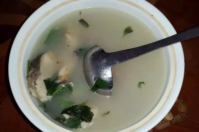 我生女兒坐月子,婆婆讓我吃放了一周的剩菜,我氣的摔門而出