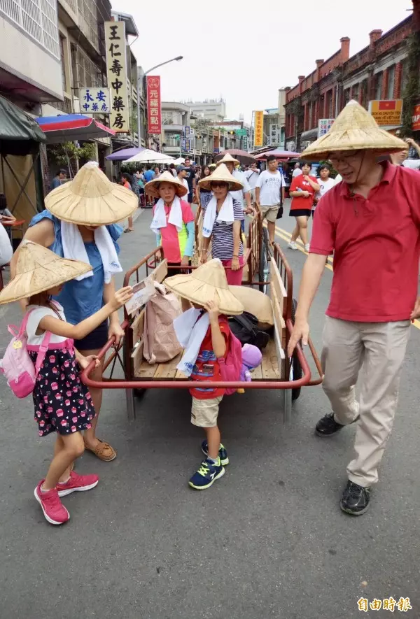 地景藝術節「犁阿卡擺米樂」 富岡老街重現往日人聲鼎沸