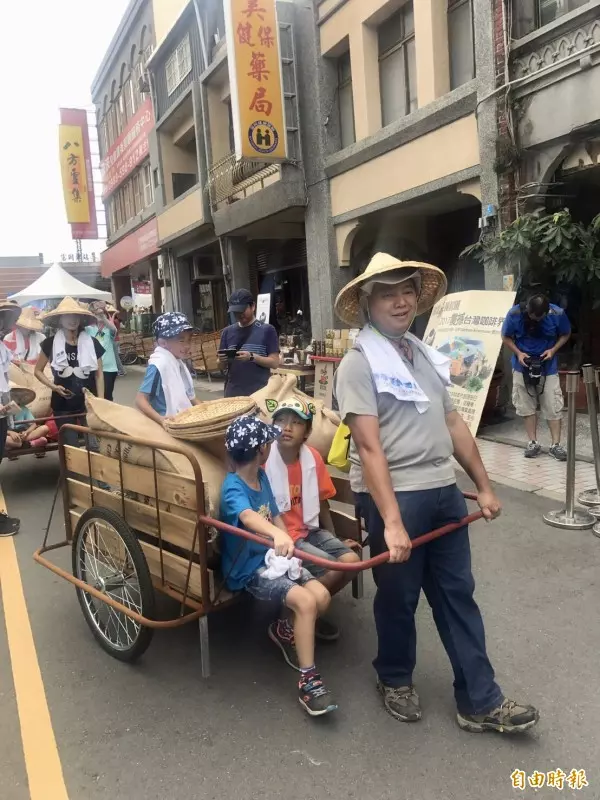 地景藝術節「犁阿卡擺米樂」 富岡老街重現往日人聲鼎沸