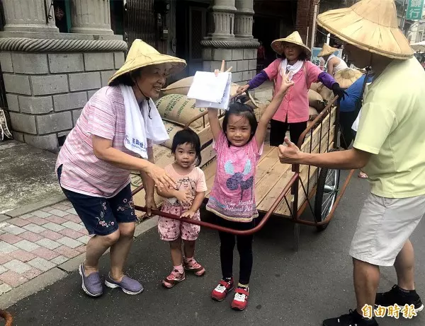 地景藝術節「犁阿卡擺米樂」 富岡老街重現往日人聲鼎沸