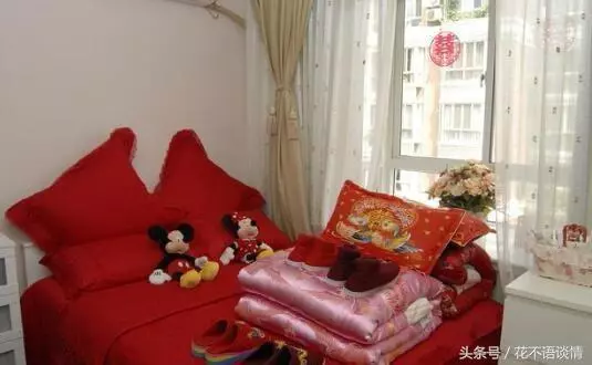 結婚婆婆答應給30萬買房,她生日去慶祝,門外聽到對話我不嫁了