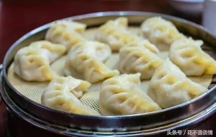 媳婦坐月子,婆婆包了兩碗水餃,老公嘗了一口,摔了碗筷
