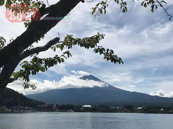 看見富士山 幸福了...