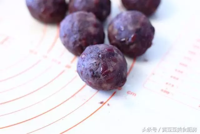 中秋月餅不用買了,教你3種做法,真材實料無添加劑,吃著更健康