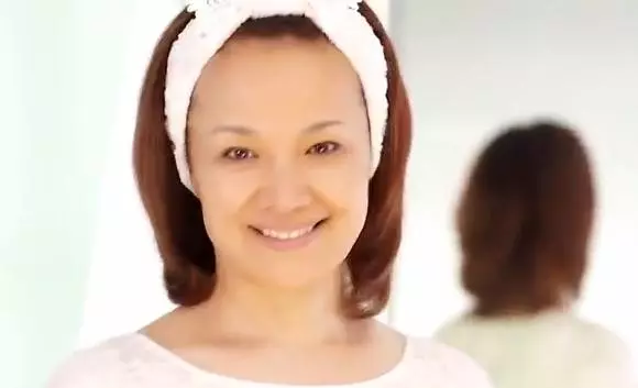 想看起來「年輕10歲」?日本美容大師教你「5大回春招數」,不需任何工具就能在1個月後變年輕...