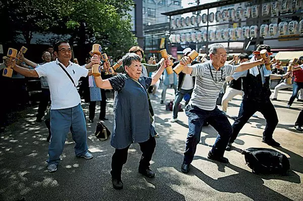 日本高齡人口創新高 5人中有1人逾70歲