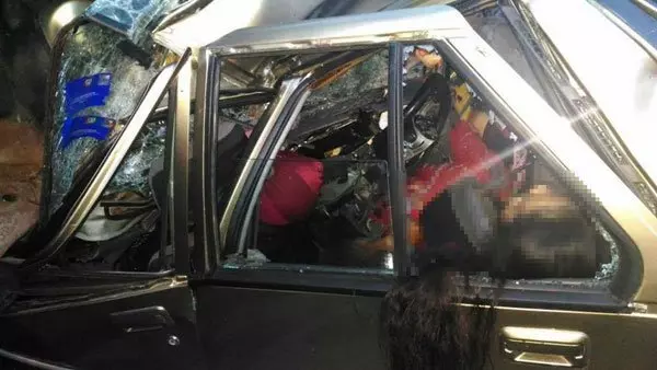 車猛撞反方向巴士恐怖車禍4人當場死