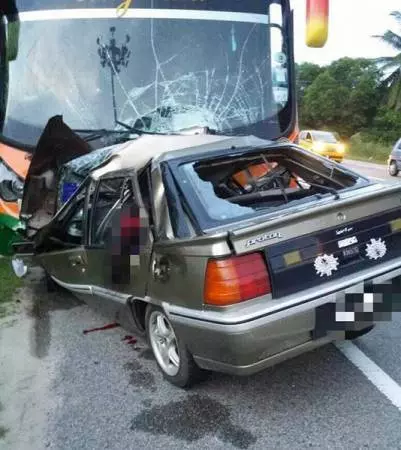 車猛撞反方向巴士恐怖車禍4人當場死