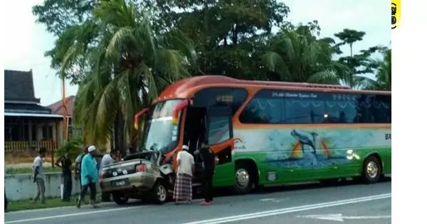 車猛撞反方向巴士恐怖車禍4人當場死