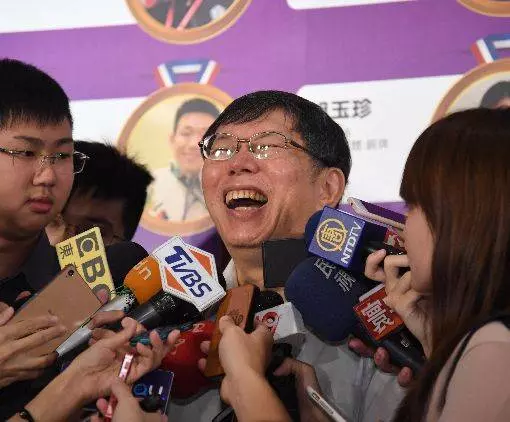 最新民調!丁丁追上柯P 僅差4%