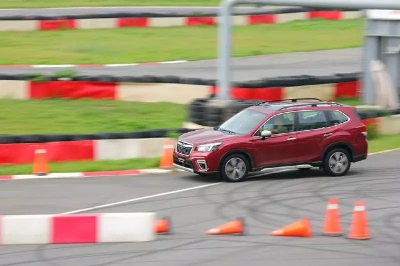全新 Subaru Forester 特點有哪些?賽道、越野體驗告訴你!(內有影音)