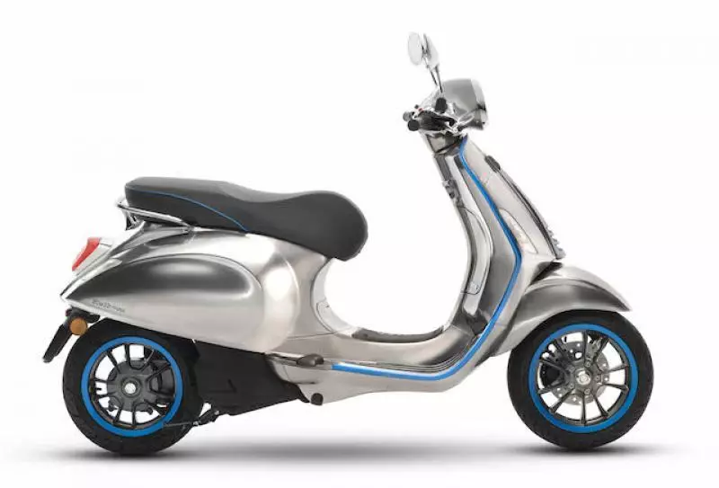 與 Gogoro 不是同級對手!偉士牌首款電動機車確定 10 月開賣(內有影片)