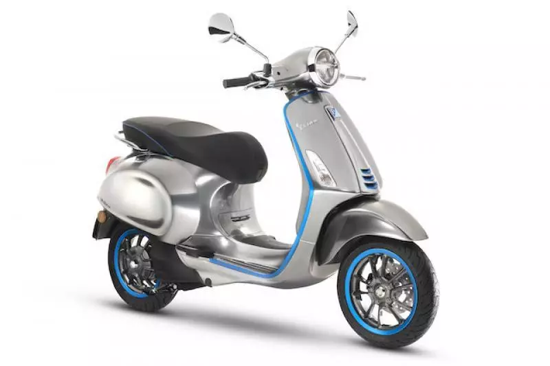 與 Gogoro 不是同級對手!偉士牌首款電動機車確定 10 月開賣(內有影片)