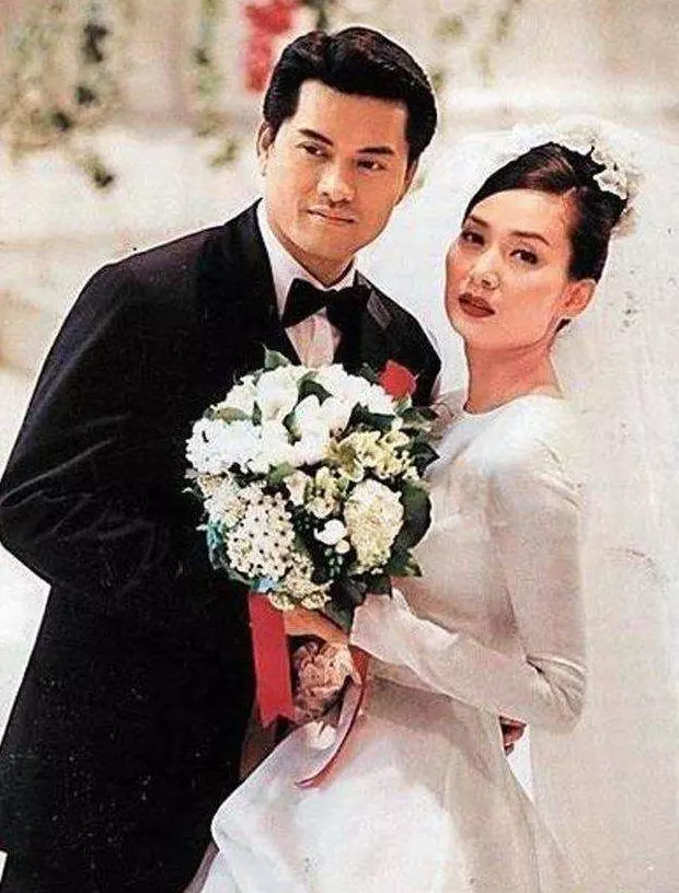 二婚的吳奇隆,三婚的呂良偉,四婚的許亞軍,都輸給了八婚的他!