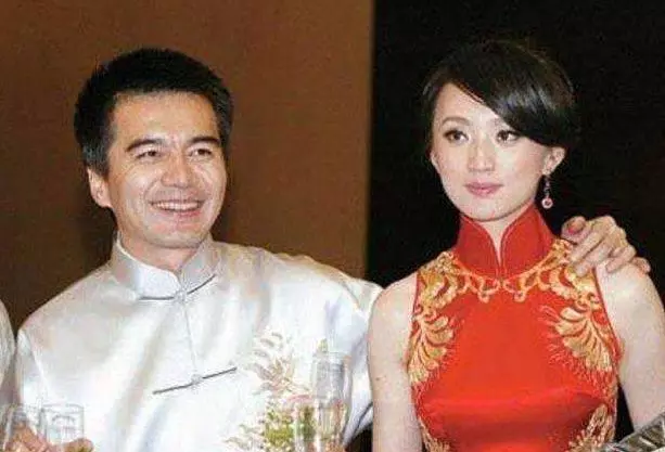 二婚的吳奇隆,三婚的呂良偉,四婚的許亞軍,都輸給了八婚的他!