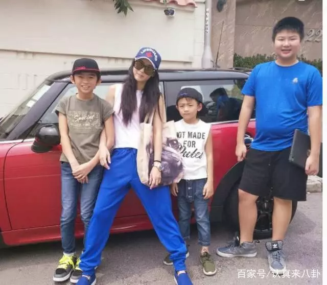 張柏芝首曬男友正面照,同框顏值不敵謝霆鋒,卻憑這句話吸粉無數