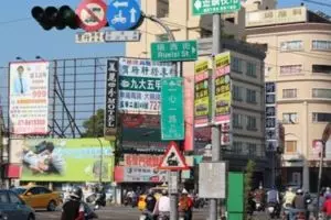 爆竊被撞破逃跑又沒油2匪跳河逃亡最終落網