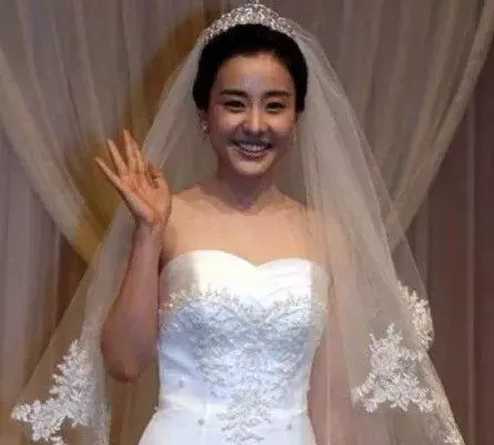 又一對明星宣布離婚,結婚11年無緋聞,離婚理由讓人難以接受!