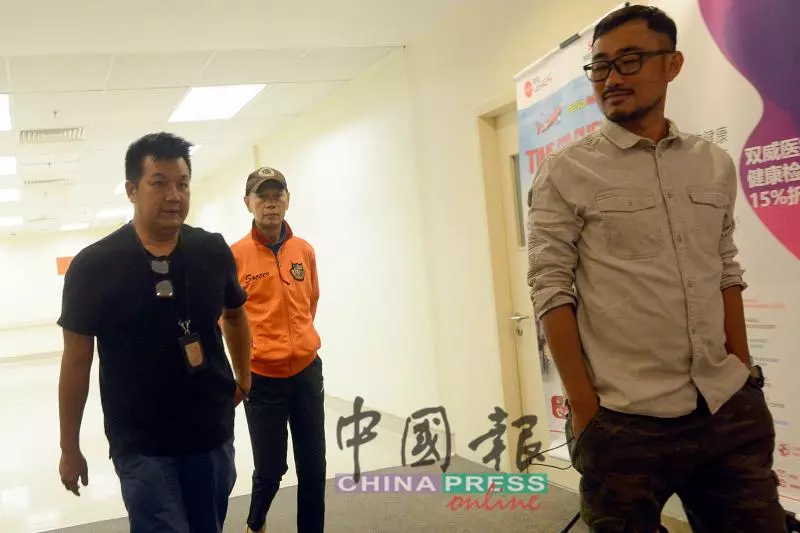 林德榮羅家英 探望傷者慰問家屬