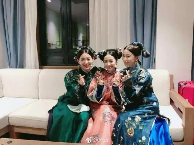 延禧姐妹終於又同框,「嫻妃」佘詩曼與爾晴、明玉等慶中秋~