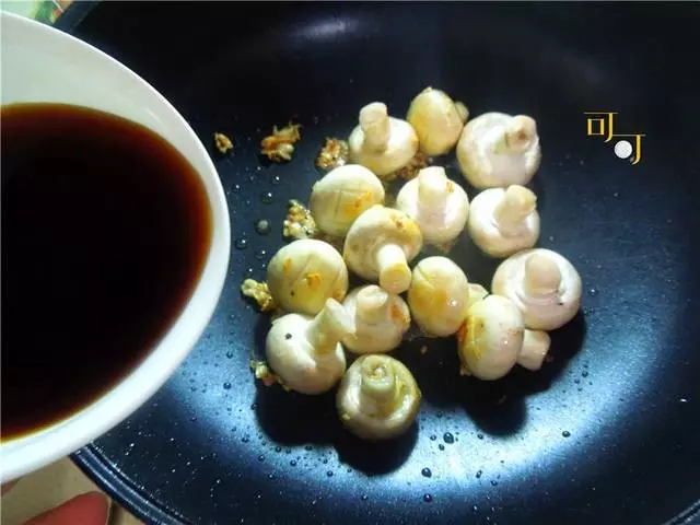 這素菜秋天要多吃,我家用它代替紅燒肉,咬起來多汁,提高免疫力