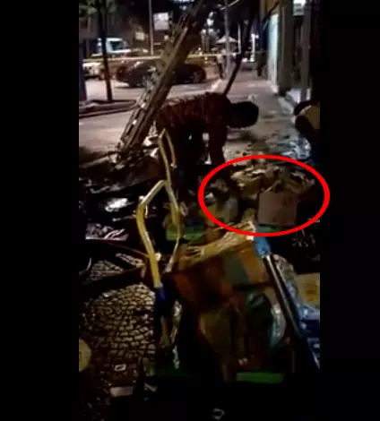 萬能樓批發店貨倉發生火災,業主損失慘重,欲哭無淚