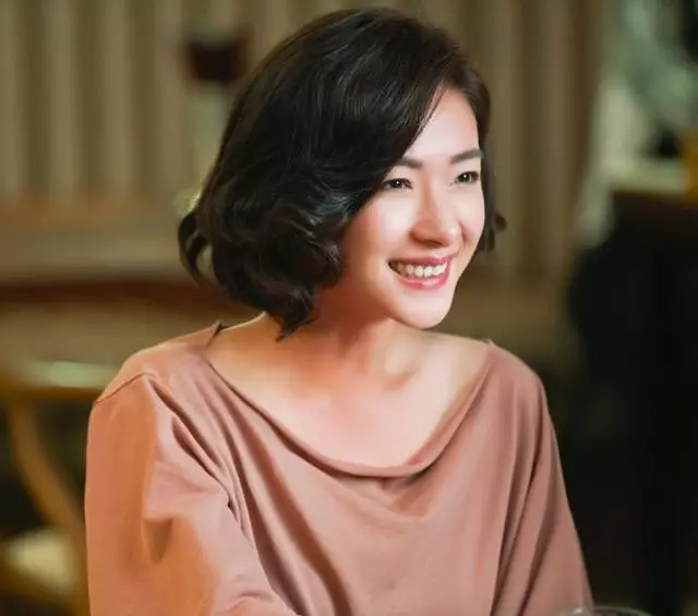 老公自尊心很強,為了接近老公,我假裝窮人,他事業有些成績後就提離婚,爸來接我,他看傻了。