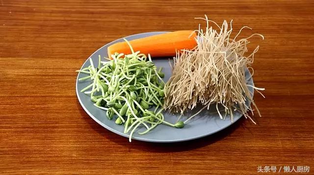 夏天到了,教你做一道開胃菜,涼拌三絲~