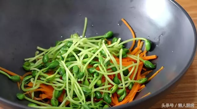 夏天到了,教你做一道開胃菜,涼拌三絲~