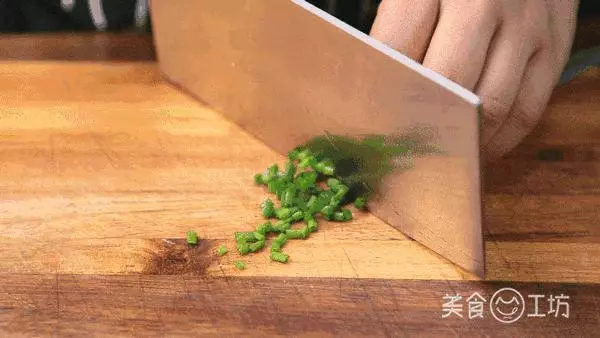紅燒肉裡加個梨,香得一塌糊塗!