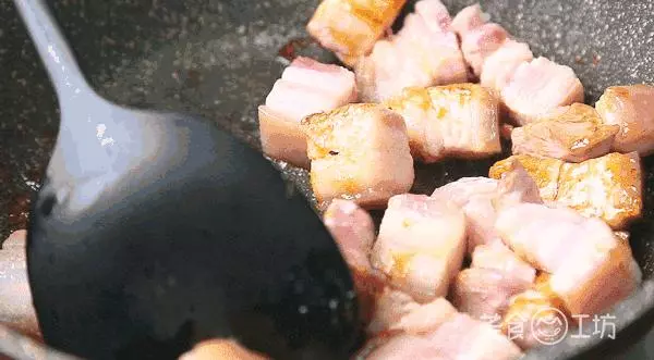 紅燒肉裡加個梨,香得一塌糊塗!