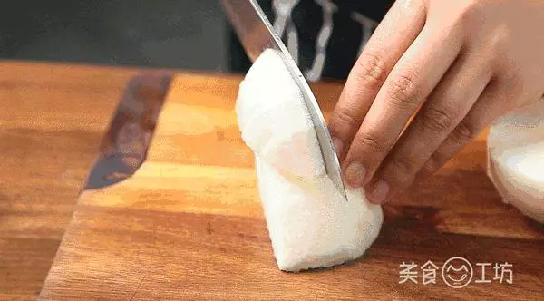 紅燒肉裡加個梨,香得一塌糊塗!
