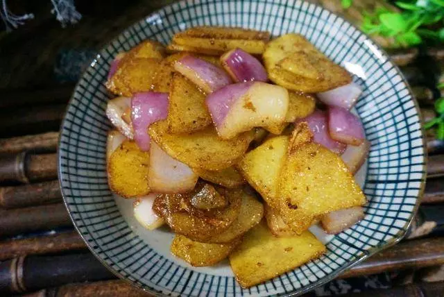 土豆和它是好搭檔,炒時加上它,滿屋飄香