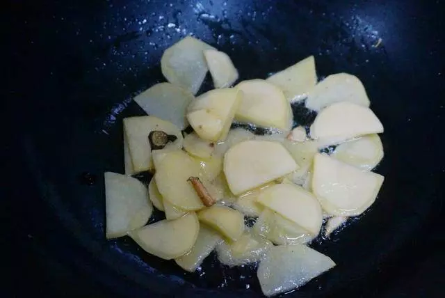 土豆和它是好搭檔,炒時加上它,滿屋飄香