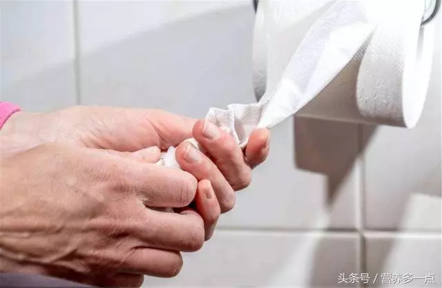 濕氣重的人,身體會有這3種「表現」,發現一個最好去查下!