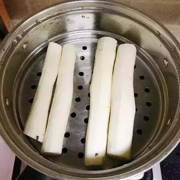不用烤箱不用油,2款自製健康月餅,寶寶也能放心吃!