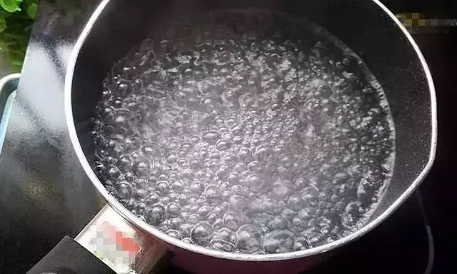 不用烤箱不用油,2款自製健康月餅,寶寶也能放心吃!