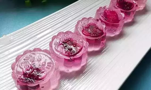 不用烤箱不用油,2款自製健康月餅,寶寶也能放心吃!