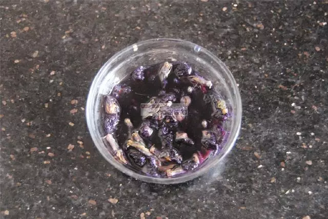 不用烤的月餅,攪一攪,拌一拌,幾分鐘就做好,香甜好吃不上火