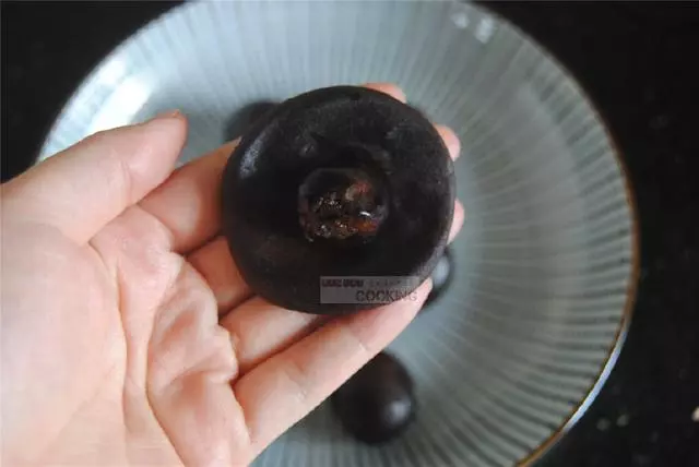 不用烤的月餅,攪一攪,拌一拌,幾分鐘就做好,香甜好吃不上火