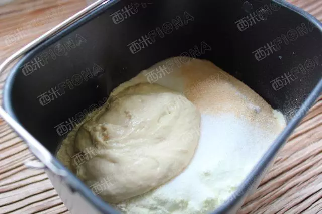超級鬆軟,只能手撕著吃的麵包,好配方不學可惜了!