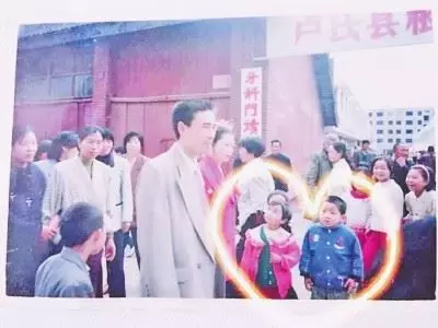 男子在 前未婚妻「被殺害」後在網路上 認識現任老婆,沒想到老婆竟對他說「我等你很久了」! -