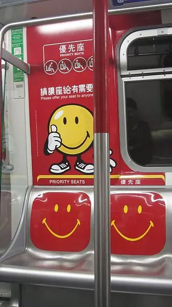 網友:「這就是大部分大馬人的真面目!」搭KTM發生的一幕讓人氣憤 -