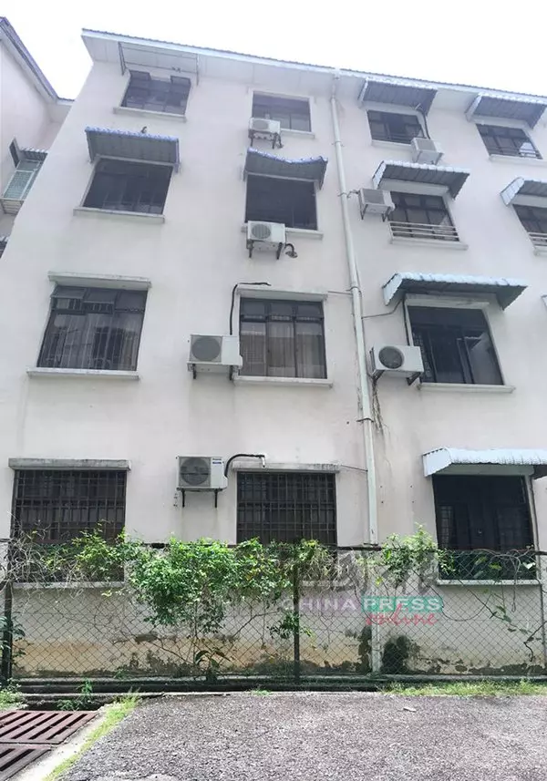 遮棚螺絲生鏽斷裂 華裔裝修工人直墜樓底